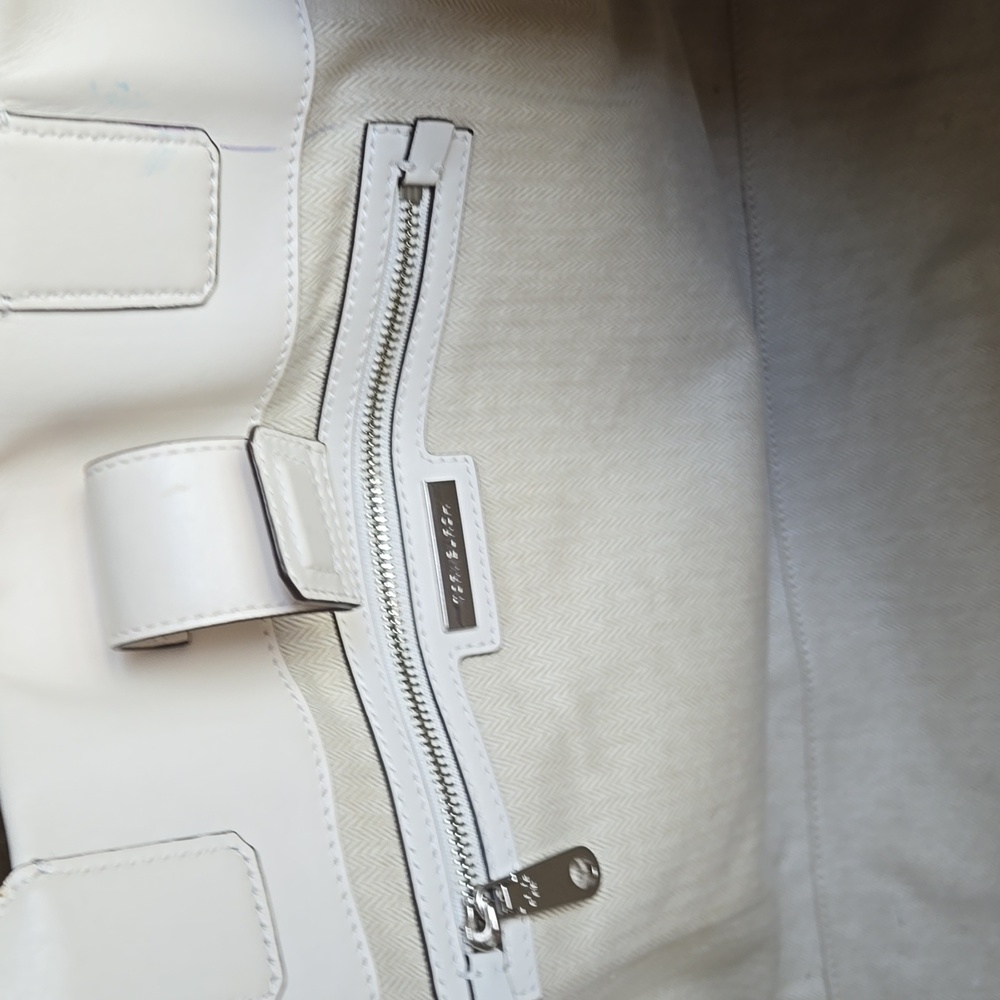 Tory Burch Cream Tote with Intricate Design - Picture 7 of 8